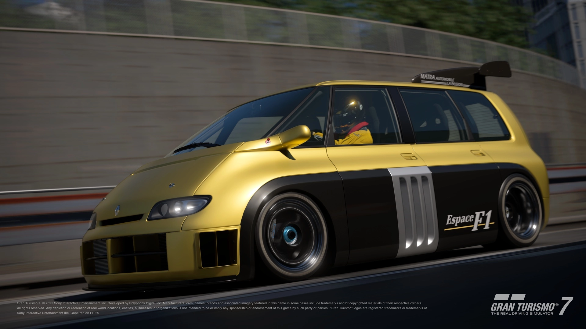 Renault Espace F1 showcases a unique blend of classic design and motorsport innovation in Gran Turismo 7's Spec III Update.